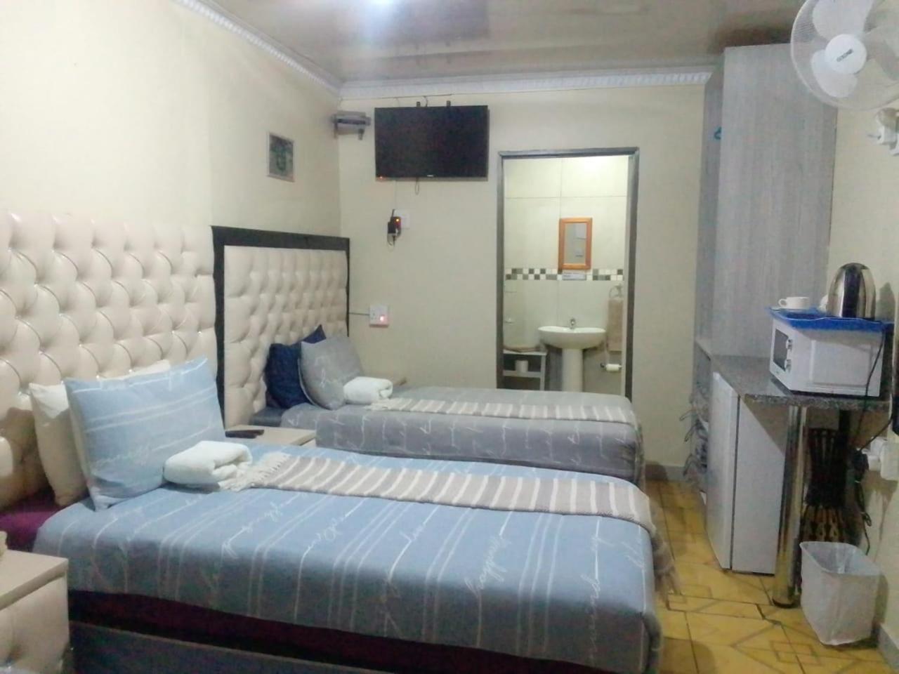 Maluti Backpackers Ξενοδοχείο Phuthaditjhaba Εξωτερικό φωτογραφία